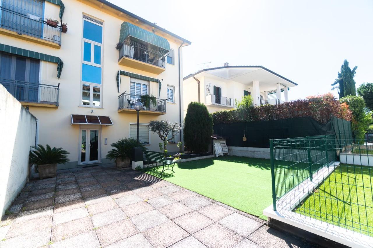 Viale Della Repubblica Free Parking E Wifi 1 Minute To Garda Lake Peschiera del Garda Exterior foto